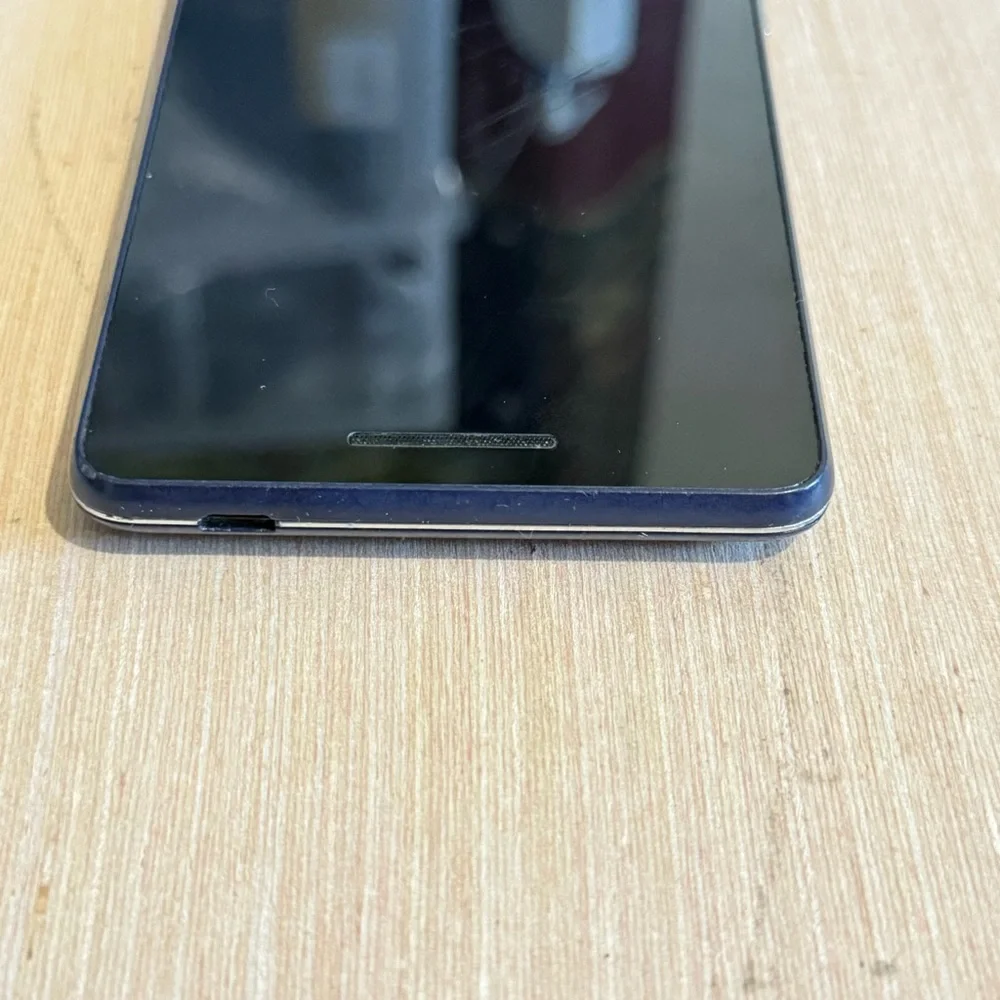 Nokia 2V Smartphone 8GB Verizon Blue Silver Broken Screen Parts/Repair Only Read